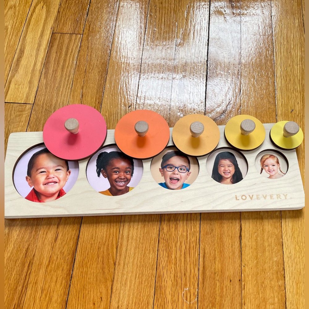 Lovevery Circle of Friends Puzzle